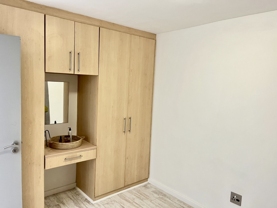 1 Bedroom Property for Sale in Zonnebloem Western Cape